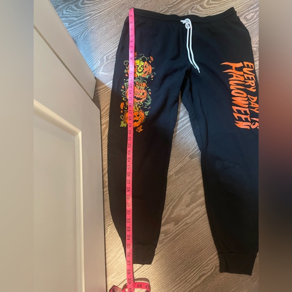 Cavity Colors “Everyday is Halloween” Black Jogger Sweatpants Pumpkins - Picture 9 of 10